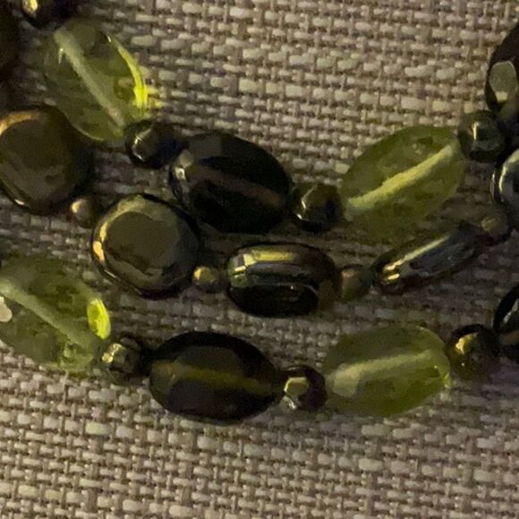 NWT Erica Lyons Multi Strand Shades of Green Necklace - Picture 2 of 4